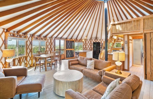 Sandpoint Cabin | Magical Yurt in the Forest - 4 seasons of fun!