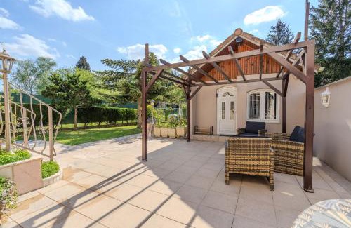 Esbly House | MagicLoc
