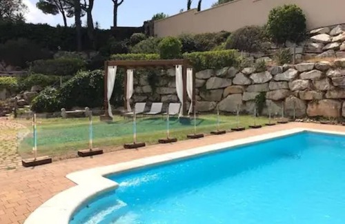Badalona Villa | Magnífica Villa con Piscina con Vistas al mar y a Barcelona con 5 Dormitorios