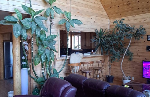 Dunchurch House | Magnetawan River beauty, located on 10 acres very peaceful and private.