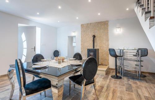 Saint-Martin-des-Fontaines House | Magnifique Maison 5 Personnes