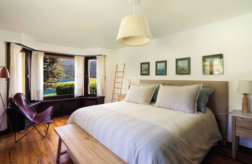 Villa Arelauquen Cabin | Magnificent Lakefront Property Set In An Acre Of Private Parkland