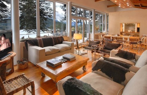 Peninsula San Pedro House | MAGNIFICENT 3-BEDR VILLA ON THE LAKE H47