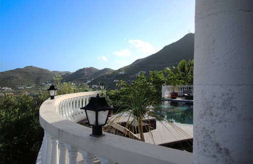Dawn Beach Estates Villa | Magnificent villa with refined luxury,