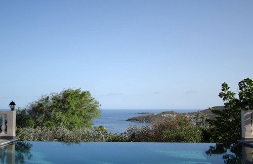 Dawn Beach Estates Villa | Magnificent villa with refined luxury,