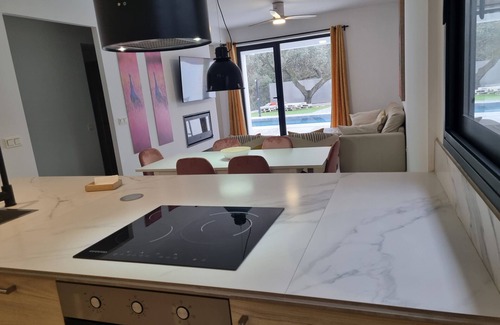 Guillena Villa | Magnifica Villa Piscina 100% Privada Entre Encinas