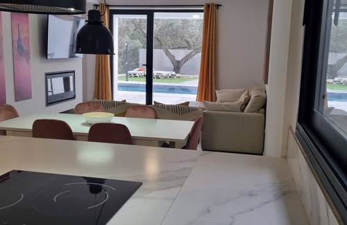 Guillena Villa | Magnifica Villa Piscina 100% Privada Entre Encinas