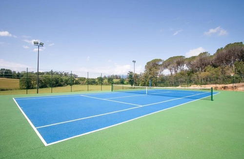 Sils Villa | Magnificent 15 bedroom villa Spain|XXL Pool, BBQ, Gamesroom|Beaches & Barcelona