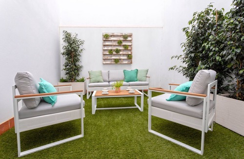 San Bartolome Apartment | Magnificent 3bd apt with private patio.Recaredo II