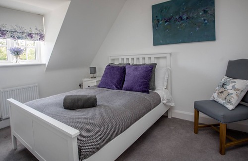 Saunderton House | Magnificent 4-bed home with stunning views weekly/monthly discounts available