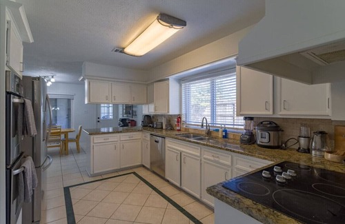 Houston House | Magnificent 5br city home