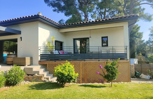 Cournonsec Villa | Magnificent air-conditioned villa 15 minutes from the sea