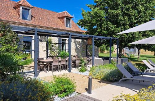 Veyrines-de-Domme Villa | Magnificent Air-conditioned House in an idyllic setting with pool & garden