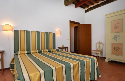 Guasticce Other | Magnificent and large apartment in the Tuscan countryside