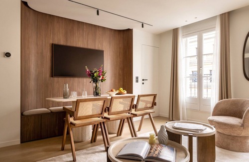 Paris City Center Apartment | Magnificent apartment -2BR-6P- Musée du Louvre
