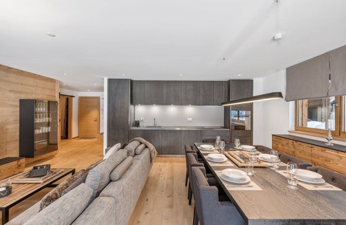 Champery Ski Chalet | Magnificent apartment with jacuzzi in the heart of the Montagnier - By Mrs Miggins