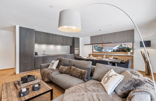 Champery Ski Chalet | Magnificent apartment with jacuzzi in the heart of the Montagnier - By Mrs Miggins