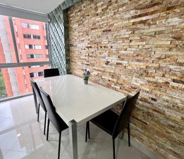El Tesoro Apartment | Magnificent apartment near Lleras and Provenza