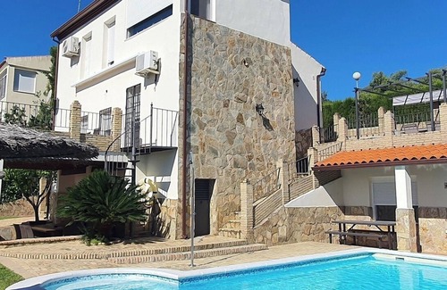 Guillena Ski Chalet | Magnificent Casa Lago with the nickname "the castle". Private heated pool.