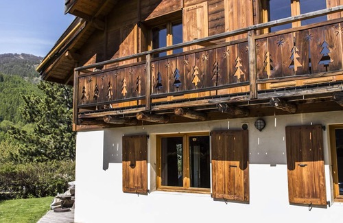 Saint-Chaffrey Ski Chalet | Magnificent chalet with jacuzzi and view of the mountain in Serre Chevalier