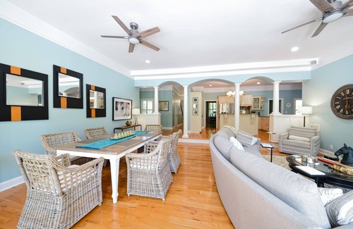 Aiken House | Magnificent Charleston style home located in historic downtown Aiken.