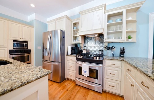 Aiken House | Magnificent Charleston style home located in historic downtown Aiken.