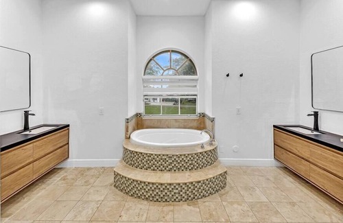 Country Club Villa | Magnificent Custom Built Holiday Estate w/ a Stunning Golf Course View!