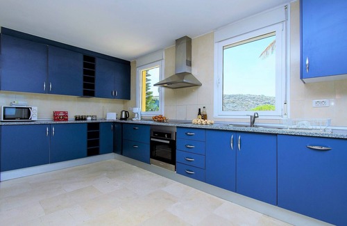 Costa Adeje Villa | Magnificent detached Villa with 5 Bedrooms, Private Pool, WI-FI, Tropical Garden