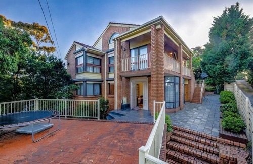Eltham Villa | Magnificent Eltham House with stunning view