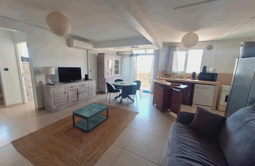 Centre-Ville Apartment | Magnificent F2 sea view 2 steps from the lagoon of Saint Pierre