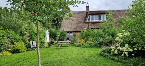 Boeicop House | Magnificent farmhouse in Central Holland 4A & 2C