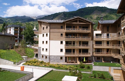 Bourg-Saint-Maurice Apartment | MAGNIFICENT APARTMENT FOR 4 PEOPLE IN BOURG SAINT MAURICE LES ARCS WITH GARAGE