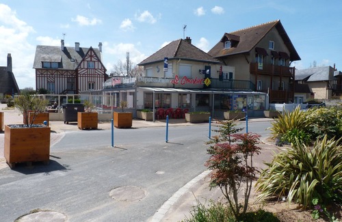 Hermanville-sur-Mer House | Magnificent apartment (80 m²) with 4 main rooms, 100 meters from the beach