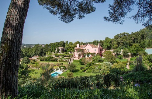 Monserrate Villa | Magnificent historic family villa with large garden, chapel, pool & housekeeper