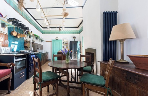Enfield House | Magnificent historic townhouse within easy reach of London - pet friendly