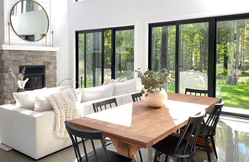 Lac-Brome House | Magnificent home nestled in forest with lake access