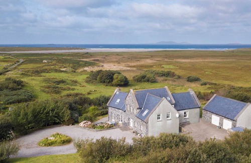 Cloonamanagh Apartment | Magnificent house on the West Coast of Ireland