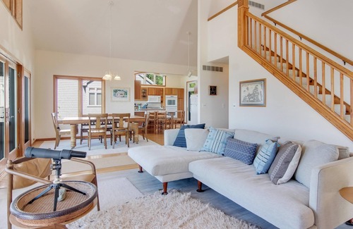 Lake Leelanau House | Magnificent Lake Michigan Views and 100 feet of Private Beach