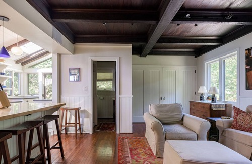 Point Abino House | Magnificent lakefront home with private sand beach