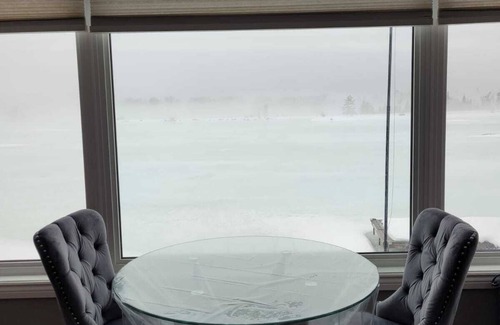 Washago Cottage | Magnificent Lakefront Modern Cottage