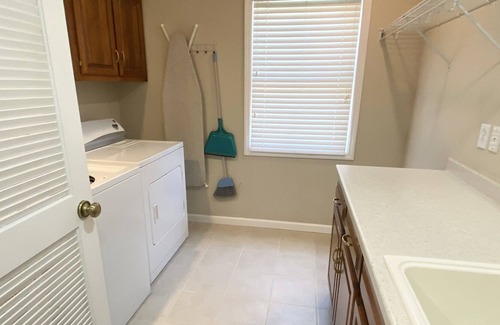 Chickamauga Lake House | Magnificent Lakeside Chickamauga Resort & Private Boat Dock. Pets ok, hot tub