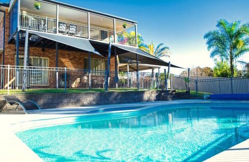 Long Jetty House | Magnificent Lakeview House Long Jetty