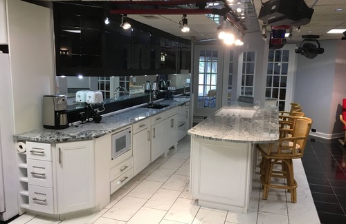 Kildeer Apartment | Magnificent Newly renovated 2 bedroom Apartment