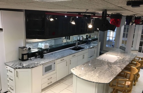 Kildeer Apartment | Magnificent Newly renovated 2 bedroom Apartment