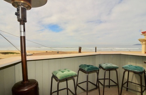 Oceano House | Magnificent Ocean views! On Oceano sandy beach with fire pit