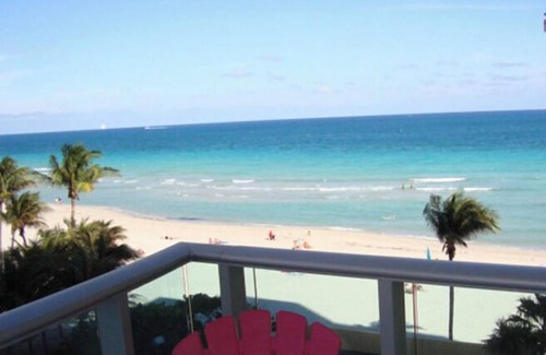 Hollywood South Central Beach Apartment | Magnificent ocean front studio in the Wave