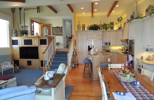 Leucadia House | Magnificent Ocean Front Townhome, Breathtaking Views 3 BR, 2 BA