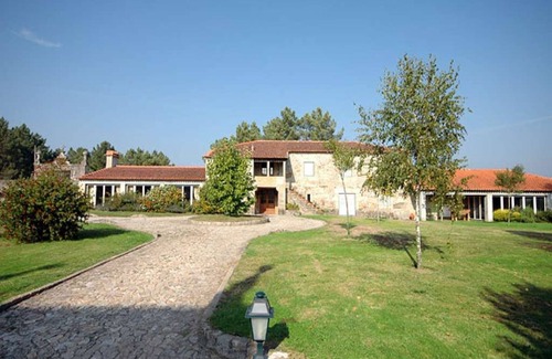 Cossourado Villa | Magnificent Ponte de Lima Villa | 10 Bedrooms | Villa Lima Palace | Tennis.