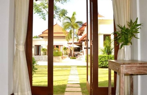 Thep Kasattri Villa | Magnificent pool villa in large tropical gardens