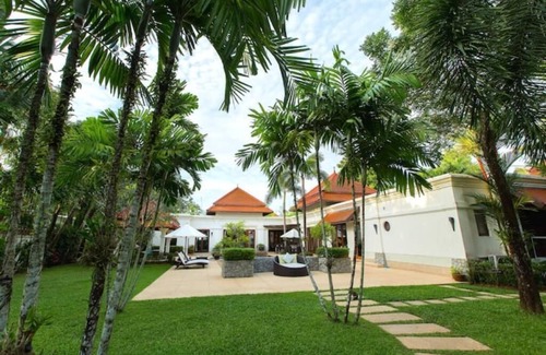 Thep Kasattri Villa | Magnificent pool villa in large tropical gardens
